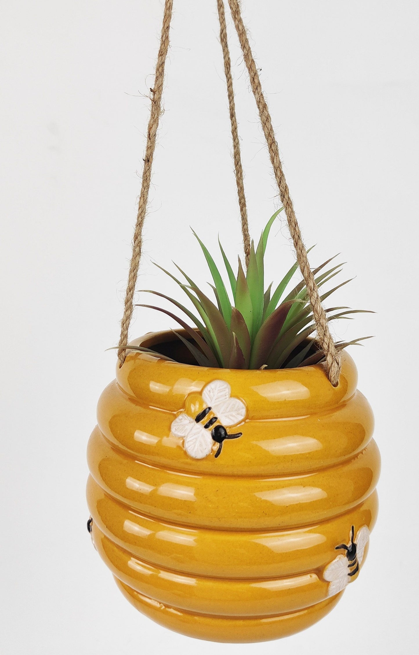 plant pots, animal plant pots, indoor plant pots, brisbane indoor plants, Brisbane plant pots, beehive planter, bee planter, bee pot